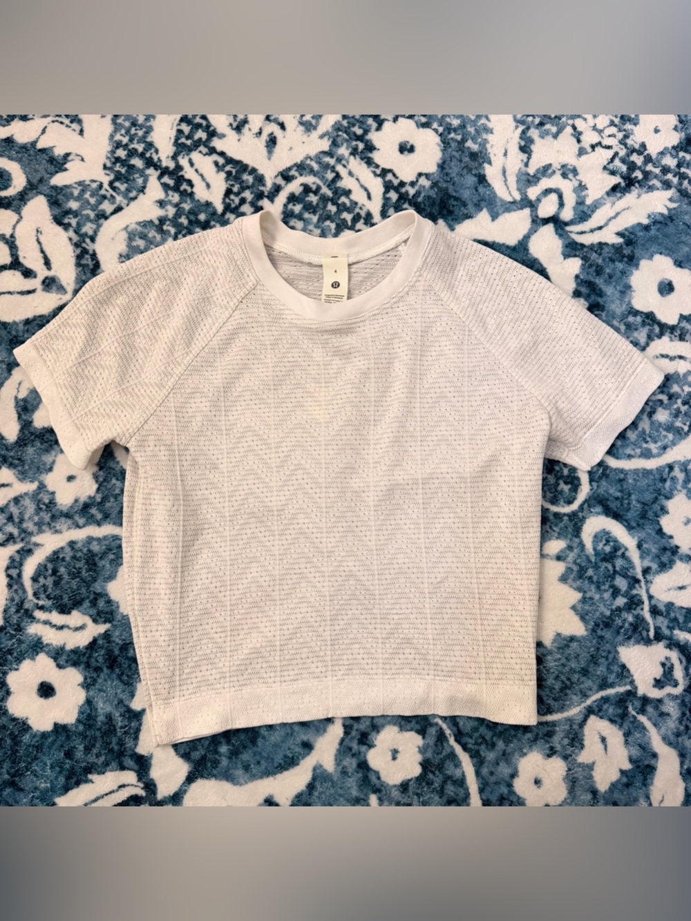 lululemon athletica white Short-Sleeve Tee